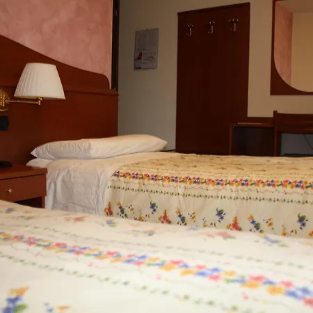 Hotell Italia Risorta 3*