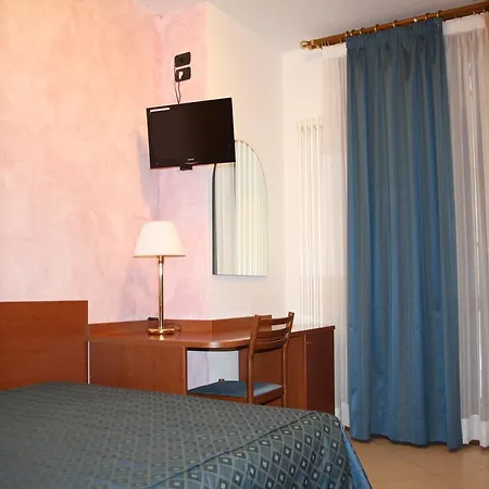 Ξενοδοχείο Italia Risorta 3*