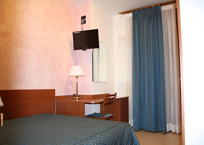 호텔 Italia Risorta 3*